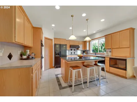 3183 Wolf Meadows Lane Eugene OR 97408