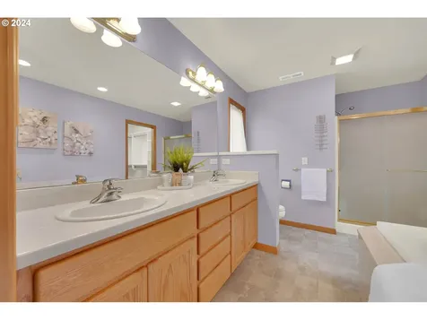 3183 Wolf Meadows Lane Eugene OR 97408