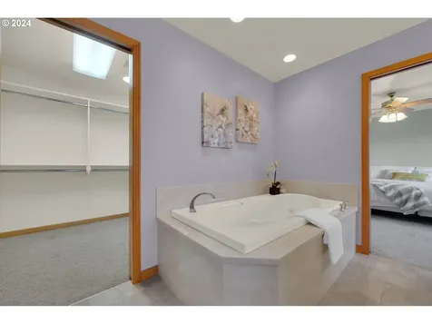 3183 Wolf Meadows Lane Eugene OR 97408