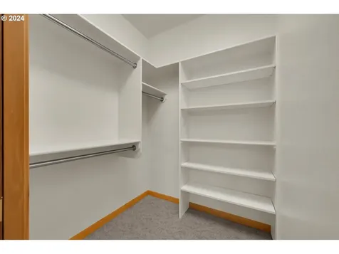 3183 Wolf Meadows Lane Eugene OR 97408