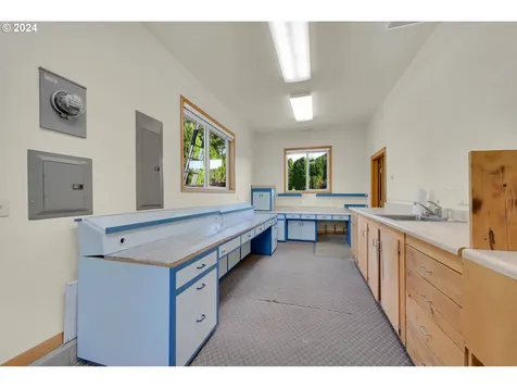 3183 Wolf Meadows Lane Eugene OR 97408