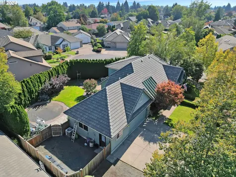 3183 Wolf Meadows Lane Eugene OR 97408