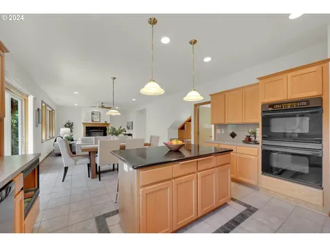 3183 Wolf Meadows Lane Eugene OR 97408