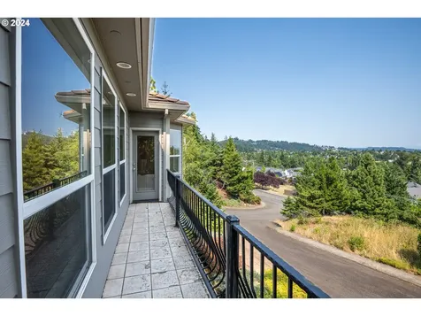 13707 SE Willingham Court Clackamas OR 97015