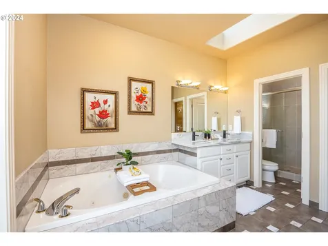 13707 SE Willingham Court Clackamas OR 97015
