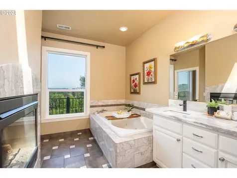 13707 SE Willingham Court Clackamas OR 97015