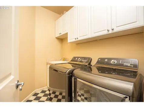 13707 SE Willingham Court Clackamas OR 97015