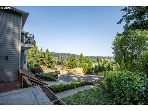13707 SE Willingham Court Clackamas OR 97015