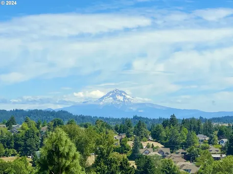 13707 SE Willingham Court Clackamas OR 97015