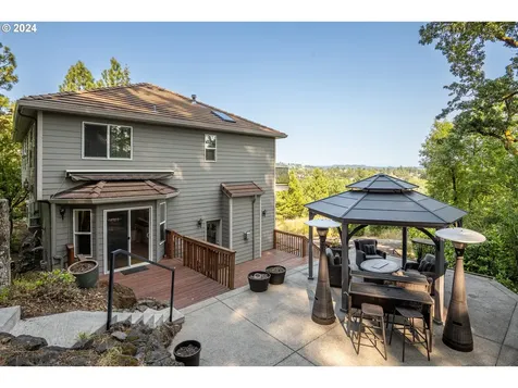 13707 SE Willingham Court Clackamas OR 97015