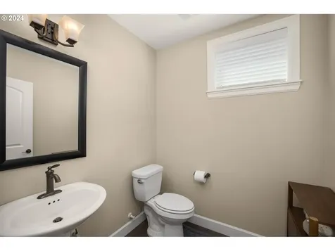 5762 Nw Primino Avenue Portland OR 97229