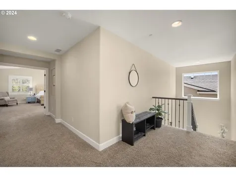 5762 Nw Primino Avenue Portland OR 97229