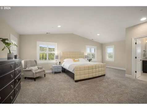 5762 Nw Primino Avenue Portland OR 97229