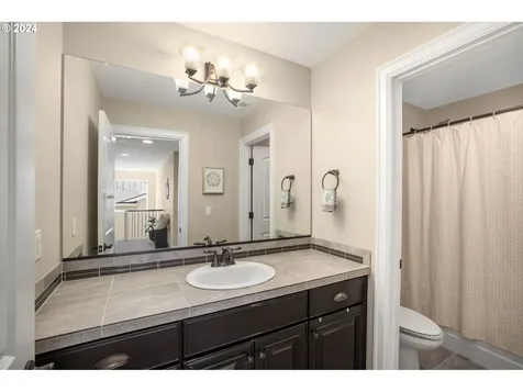 5762 Nw Primino Avenue Portland OR 97229