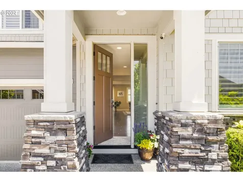 5762 Nw Primino Avenue Portland OR 97229