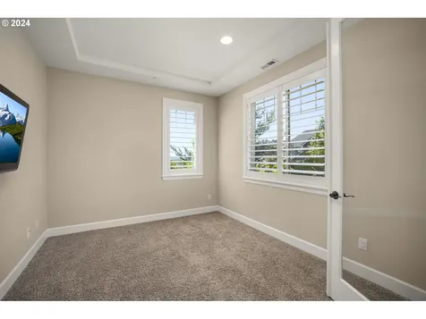 5762 Nw Primino Avenue Portland OR 97229