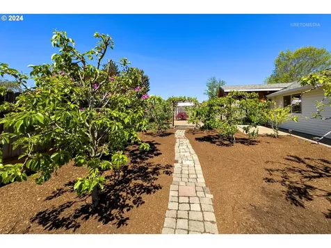 269 S Tarrybrooke Circle Cornelius OR 97113