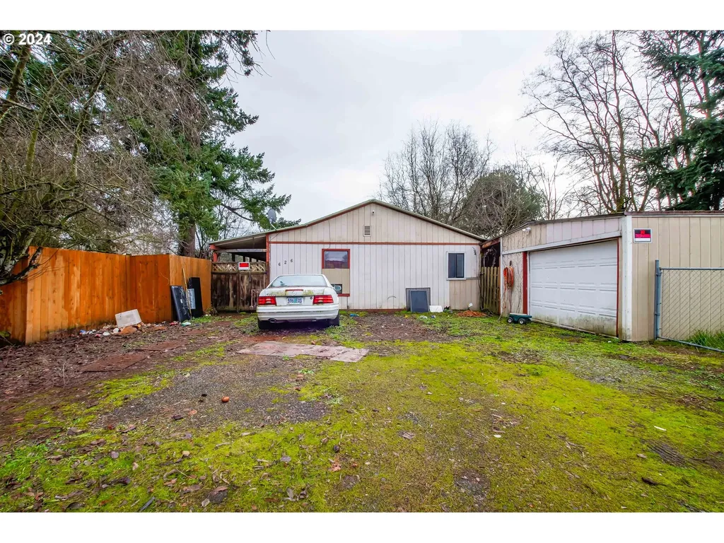 626 Ne Faloma Road Portland OR 97211