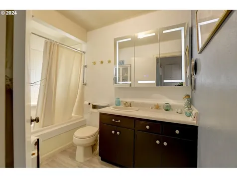 1312 E 11th Street The Dalles OR 97058