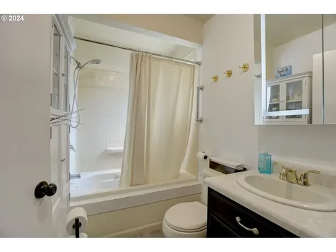 1312 E 11th Street The Dalles OR 97058