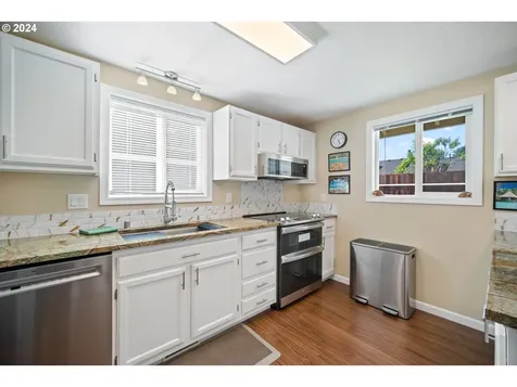 1804 Ne 149th Circle Vancouver WA 98686
