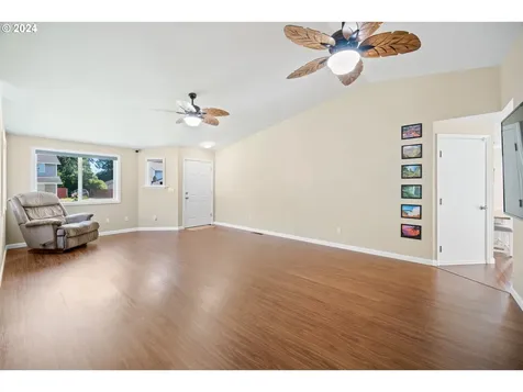 1804 Ne 149th Circle Vancouver WA 98686