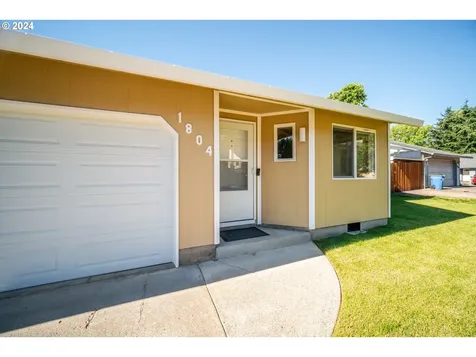 1804 Ne 149th Circle Vancouver WA 98686