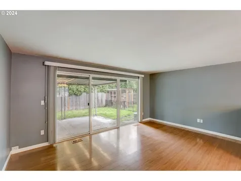 1105 Ne 18th Street Gresham OR 97030