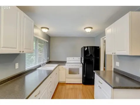 1105 Ne 18th Street Gresham OR 97030