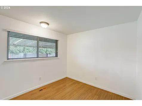 1105 Ne 18th Street Gresham OR 97030