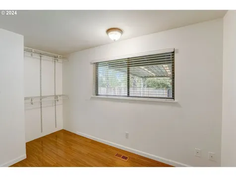 1105 Ne 18th Street Gresham OR 97030