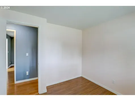 1105 Ne 18th Street Gresham OR 97030