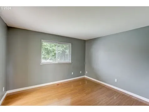 1105 Ne 18th Street Gresham OR 97030