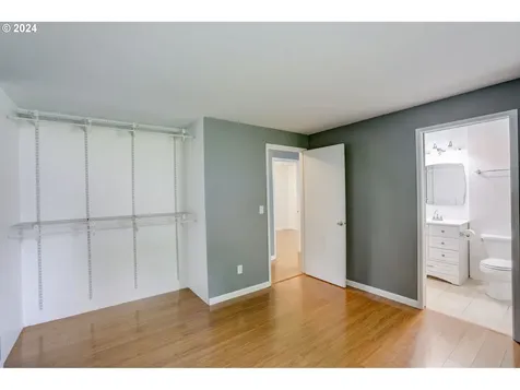 1105 Ne 18th Street Gresham OR 97030