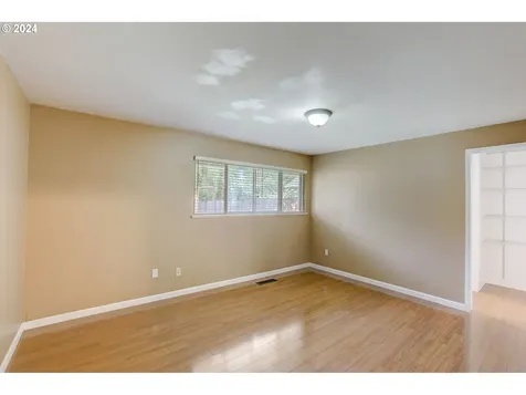 1105 Ne 18th Street Gresham OR 97030