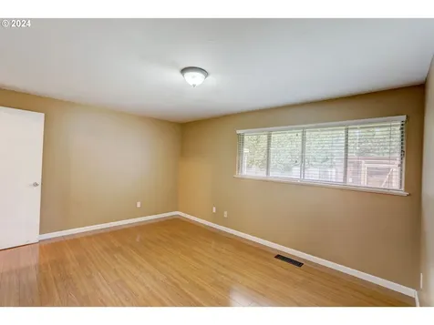 1105 Ne 18th Street Gresham OR 97030