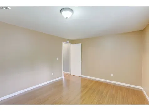 1105 Ne 18th Street Gresham OR 97030