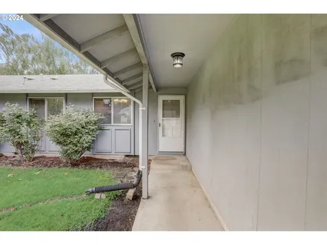 1105 Ne 18th Street Gresham OR 97030