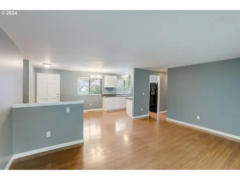 1105 Ne 18th Street Gresham OR 97030