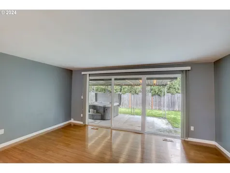 1105 Ne 18th Street Gresham OR 97030