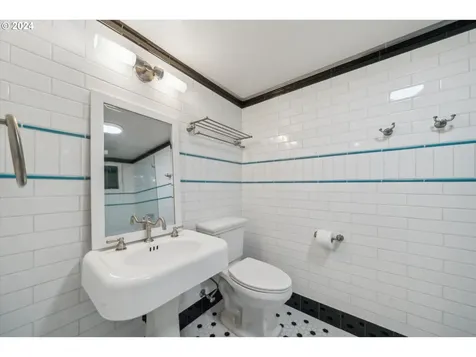 3534 SE Yamhill Street Portland OR 97214