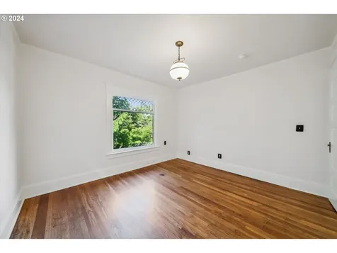 3534 SE Yamhill Street Portland OR 97214