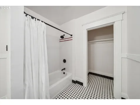 3534 SE Yamhill Street Portland OR 97214