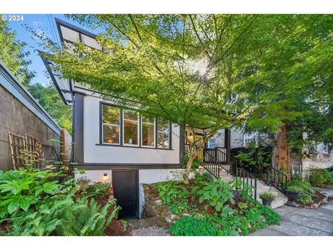3534 SE Yamhill Street Portland OR 97214