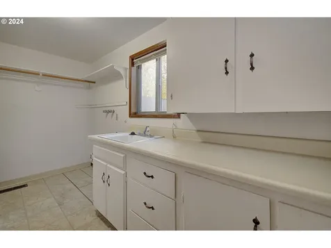 12613 NE 20th Street Vancouver WA 98684