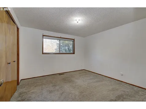 12613 NE 20th Street Vancouver WA 98684
