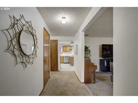 12613 NE 20th Street Vancouver WA 98684