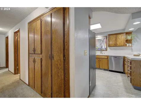 12613 NE 20th Street Vancouver WA 98684