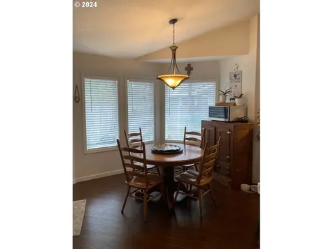 2430 Bowtie Avenue Eugene OR 97404