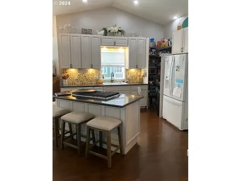 2430 Bowtie Avenue Eugene OR 97404